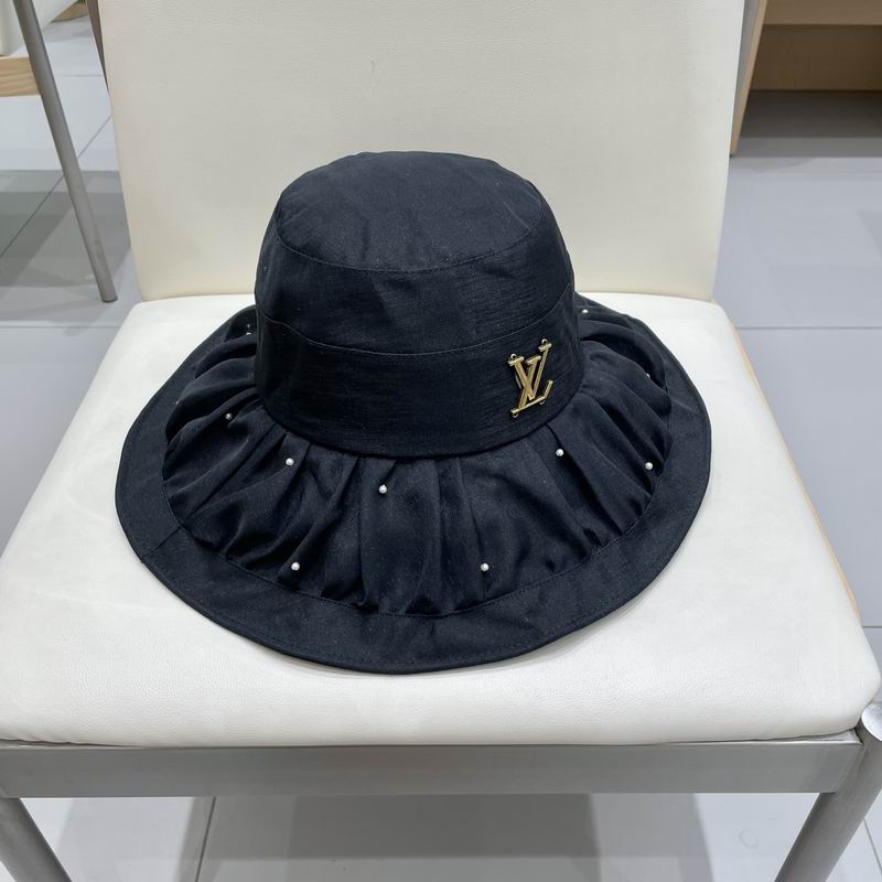 LV hat 060104